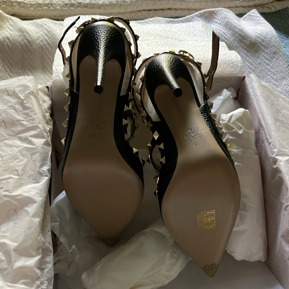 Valentino Garavani Black Rockstud Heels NWT - Picture 6 of 7